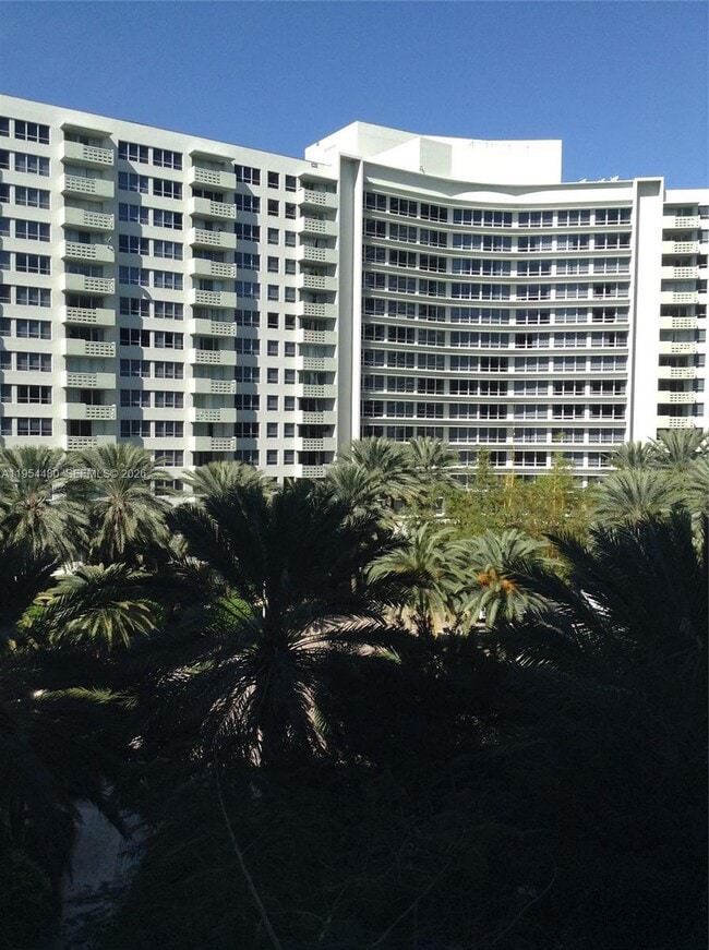 Building Photo - 1500 Bay Rd