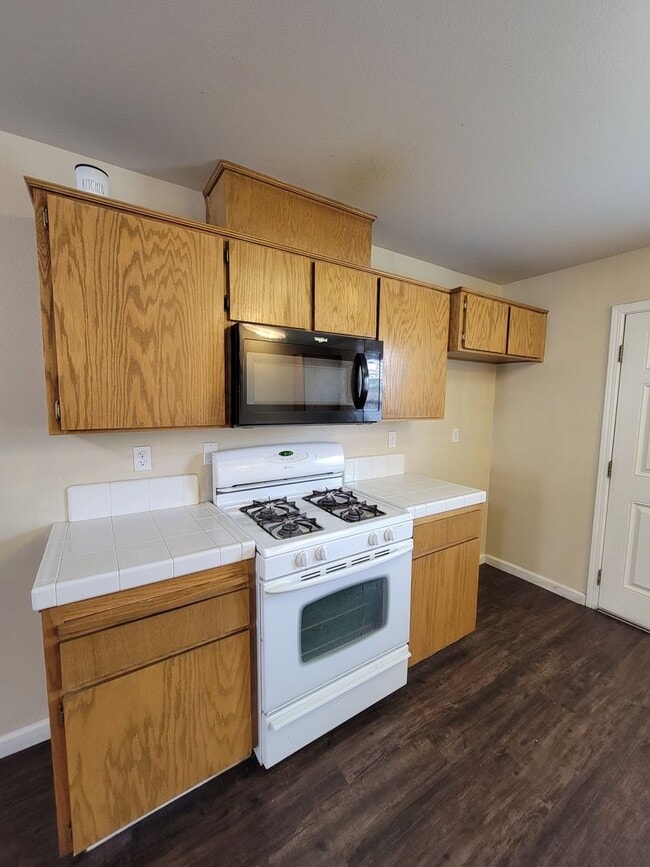 Building Photo - 2313 W Lark Ave