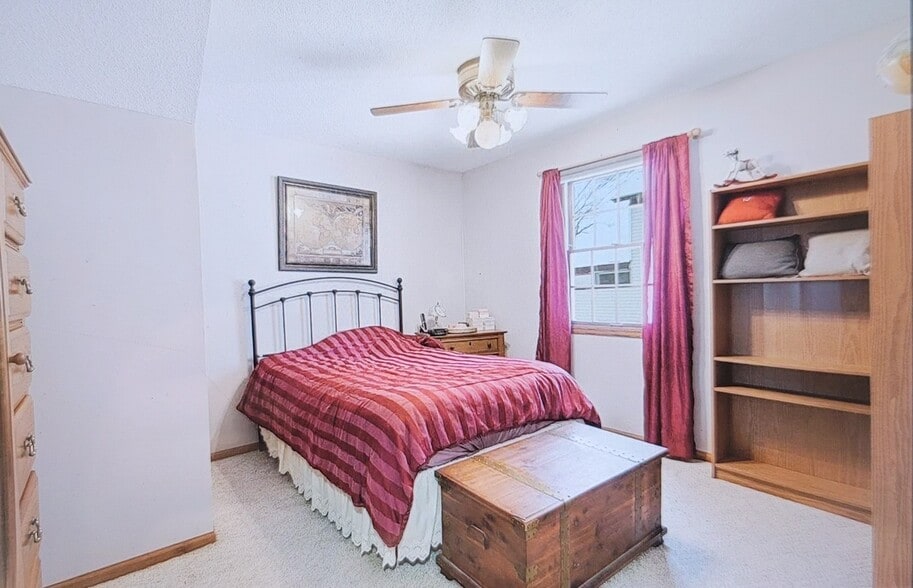 Building Photo - 326 N 3rd St