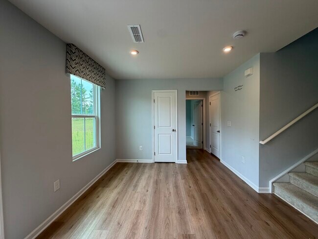 Building Photo - 205 Tormore Dr