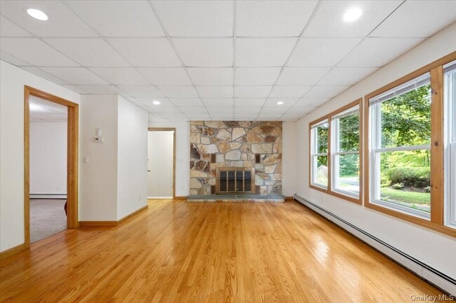 Building Photo - 272 Brewster Hill Rd