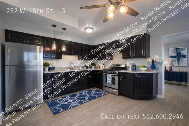 Building Photo - 252 W 15th St