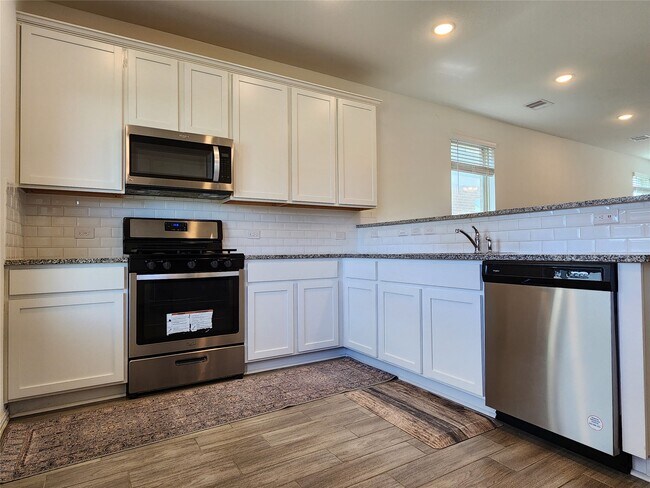 Building Photo - 31322 Whitfield Ct