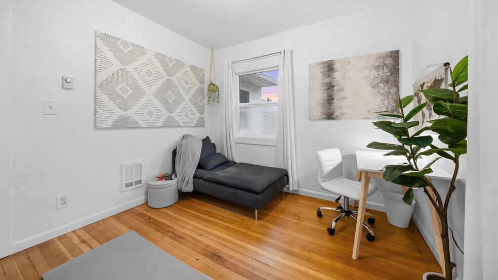 Building Photo - 2910 E 28th St