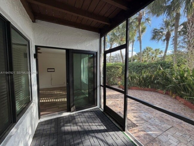 Building Photo - 1617 Cypress Pointe Dr