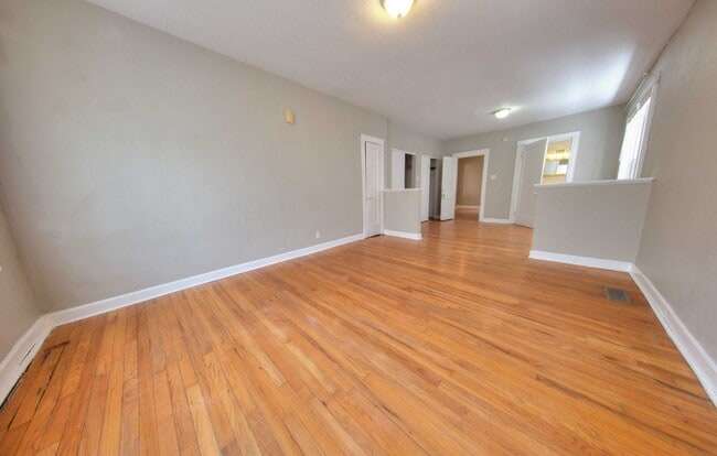 Building Photo - Charming & Spacious 3-Bedroom Unit with Private Master Suite