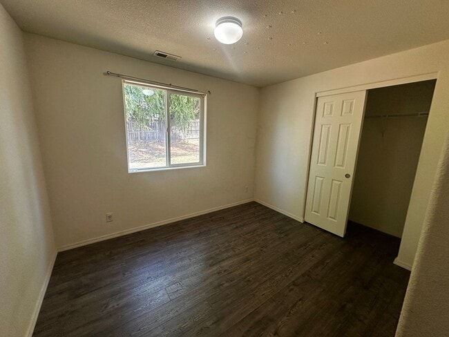 Building Photo - 3 bedroom 2 bath home in Green