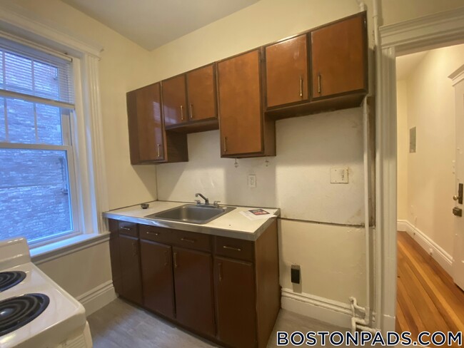 Primary Photo - 29 Park Dr