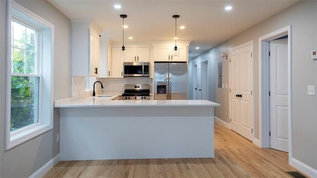 Building Photo - 28 Grosvenor Ave