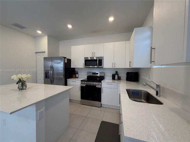 Building Photo - 145 SW 184th Ave