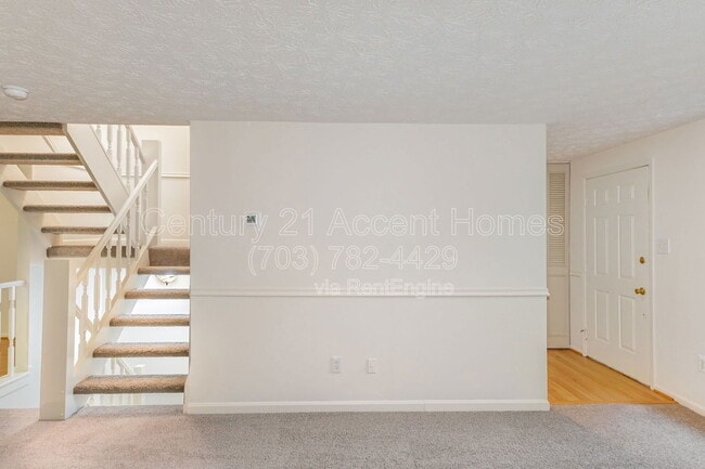 Building Photo - 9086 Tiffany Park Ct