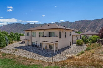 Building Photo - 108 Castle Ridge Dr