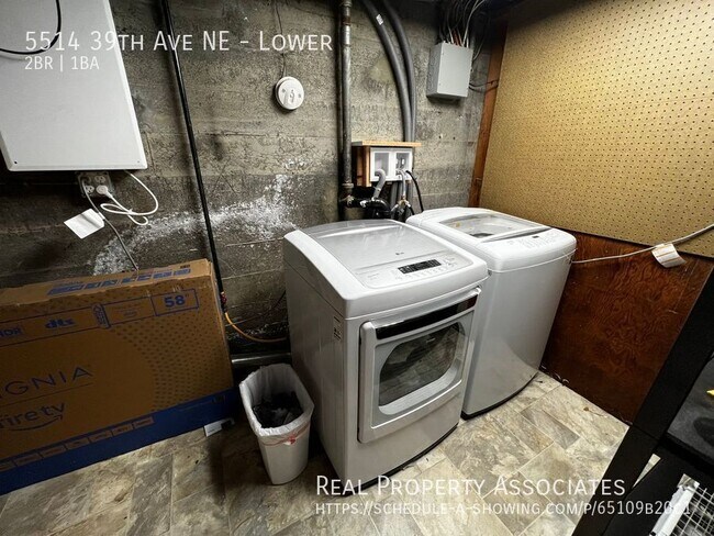 Building Photo - 5514 39th Ave NE