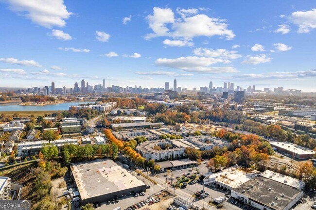 Building Photo - 1272 Longreen Ter NW