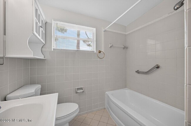 Building Photo - 87 Saratoga Cir S