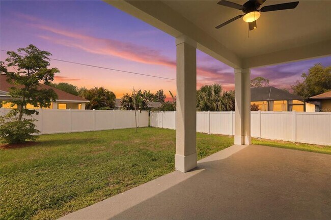 Building Photo - 870 Columbia St