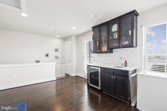 Building Photo - 1737 13th St S