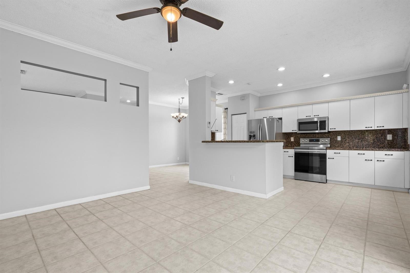 Building Photo - 4319 Greenbriar Ln