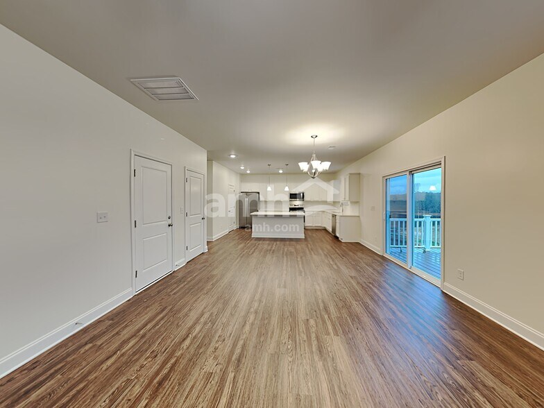 Building Photo - 146 Larragan Dr