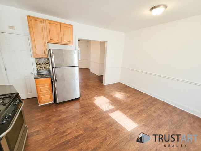 Building Photo - 3 Bedroom House in Belfield