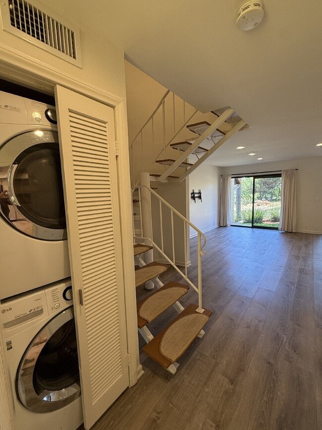 Building Photo - 1911 Estrella De Mar Ct