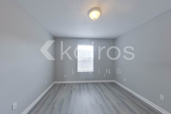 Building Photo - 110 Tyler St