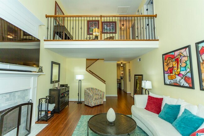 Building Photo - 327 Heath Dr