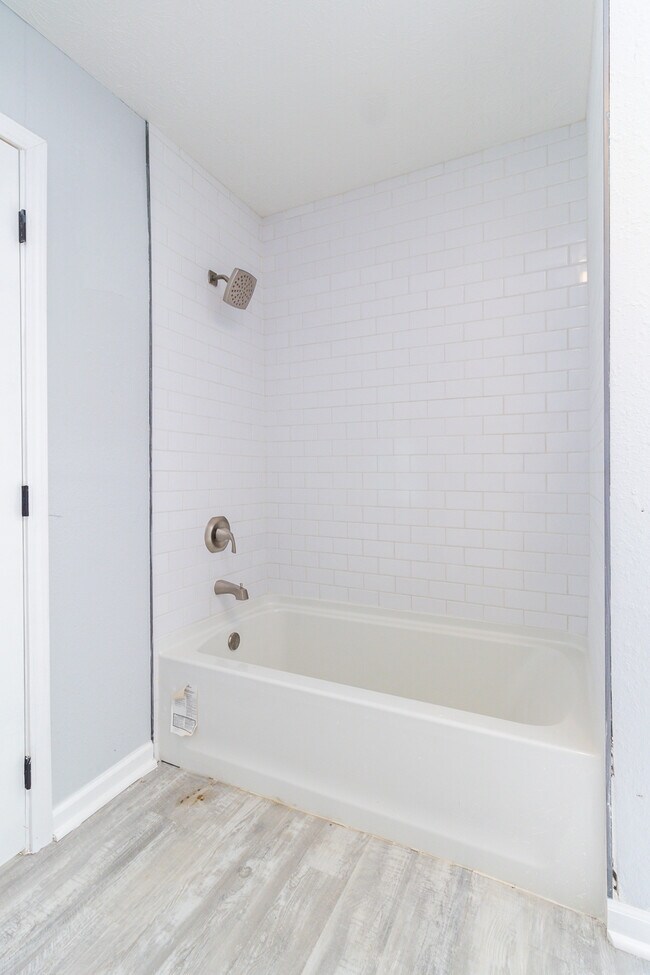 Building Photo - 770 Mahoney Rd