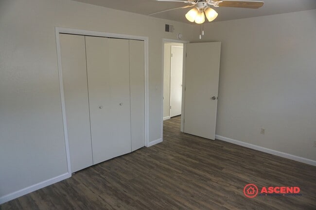 Building Photo - 326 Belle Ave