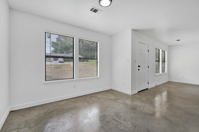 Building Photo - 1408 Kyle St