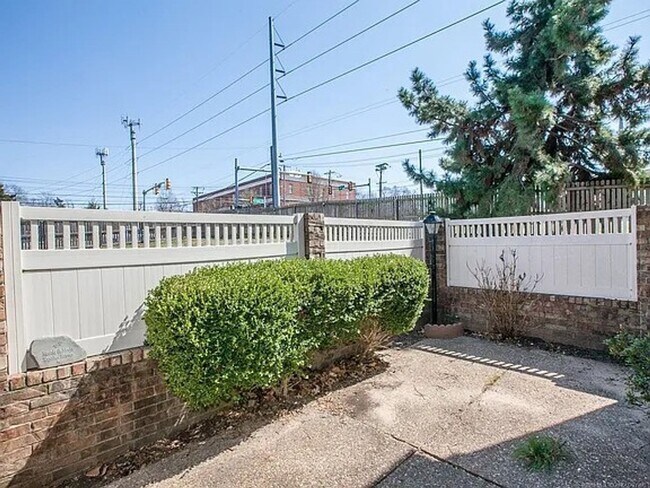 Building Photo - Condo for lease