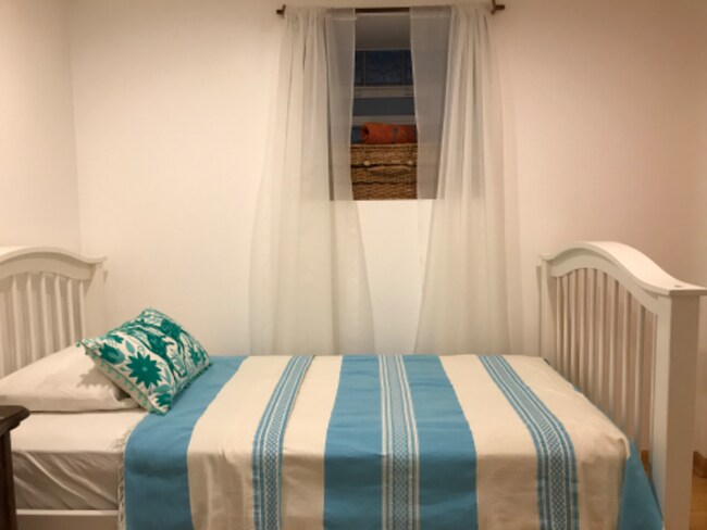 Building Photo - 1845 N Wilmot Ave