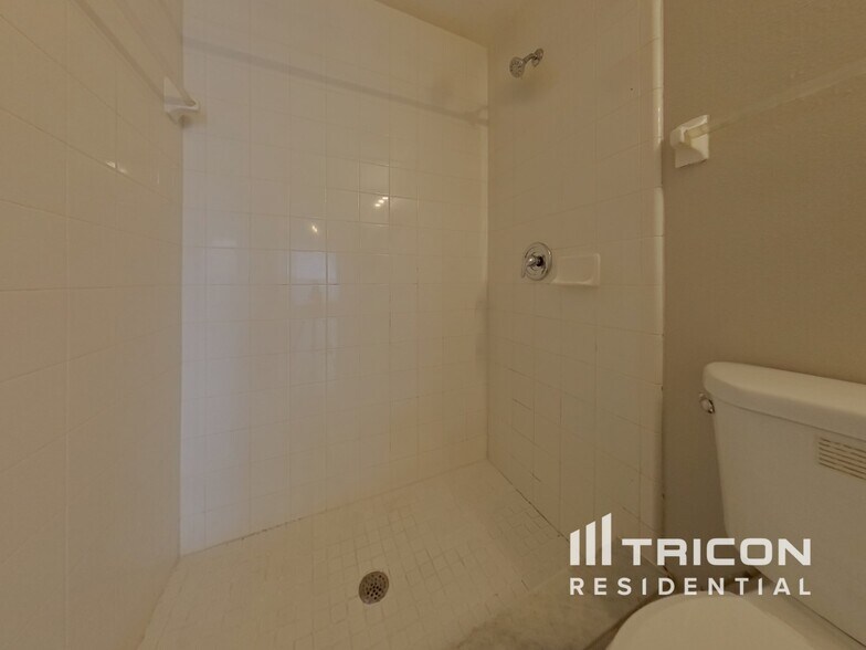 Building Photo - 15342 Margaux Dr