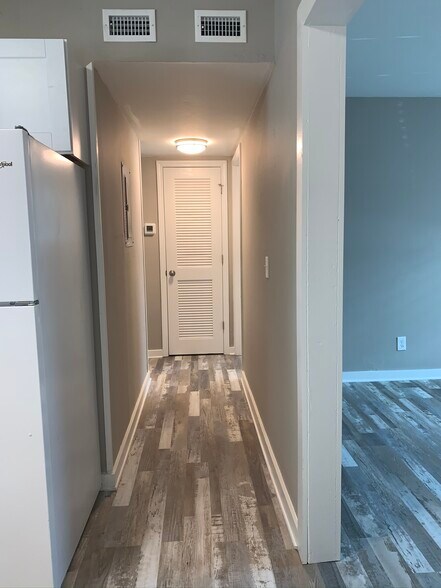 Building Photo - 5830 Yellow Pine Ct