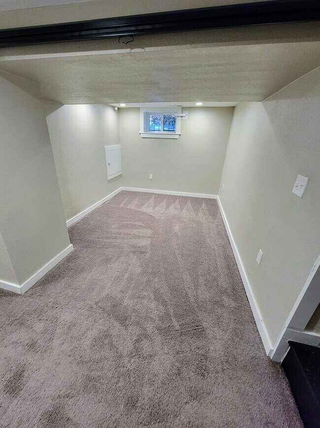 Building Photo - 3326 Steele St