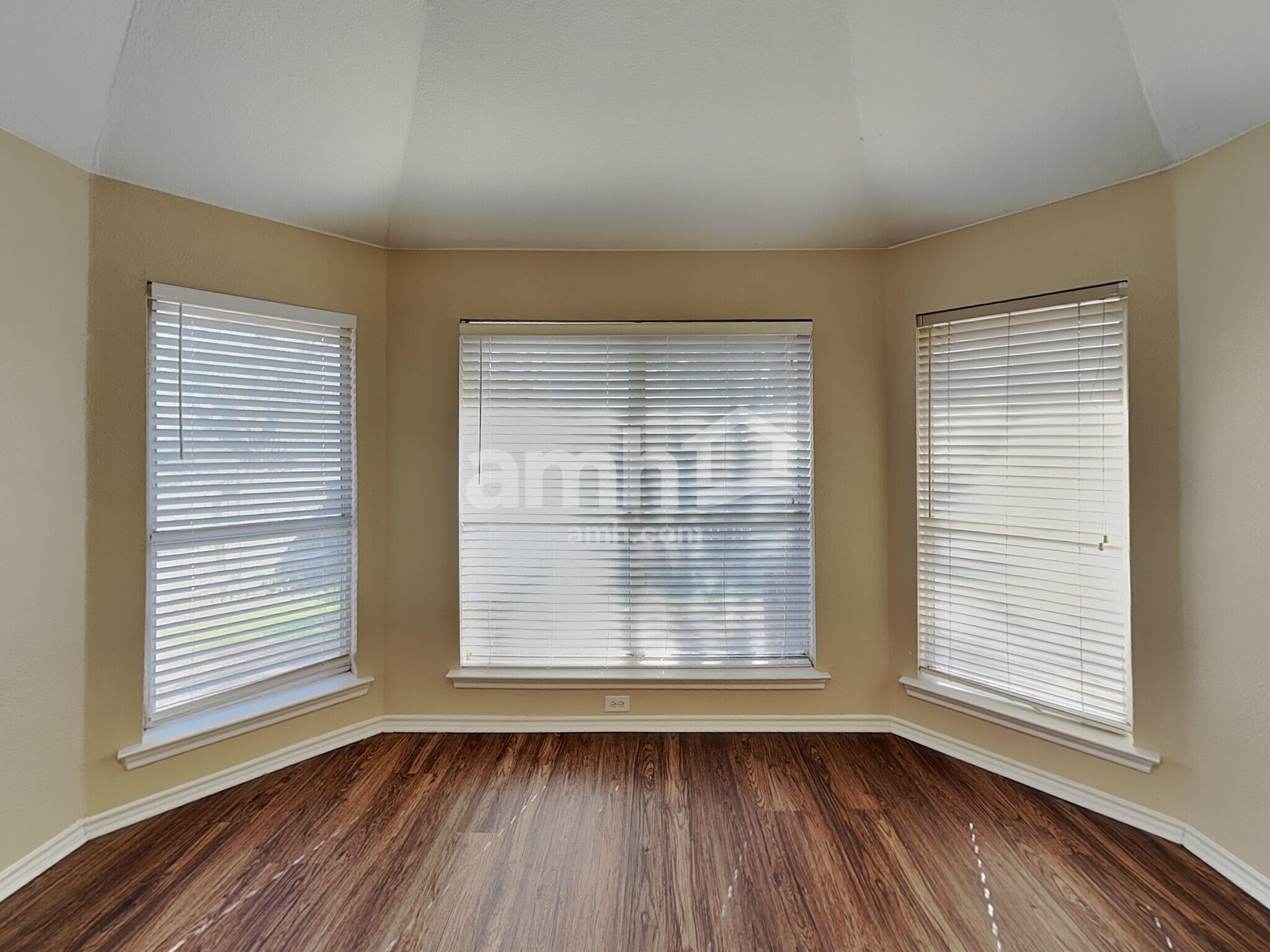 Building Photo - 909 Remington Dr