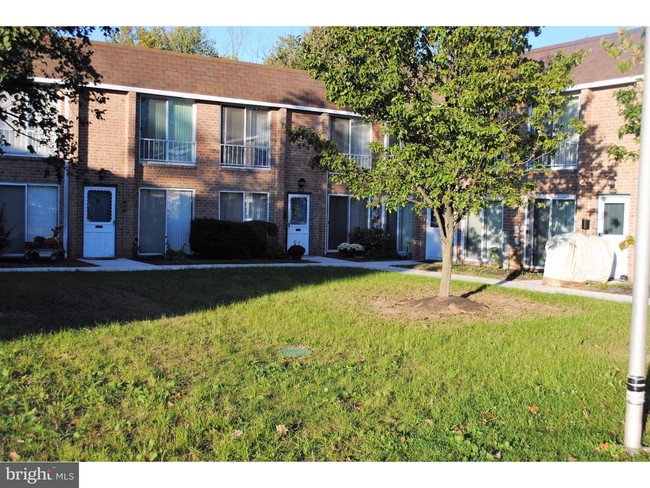 Building Photo - 316 Valley Forge Ct