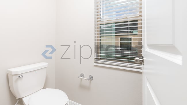 Building Photo - 5721 SW 92nd Pl