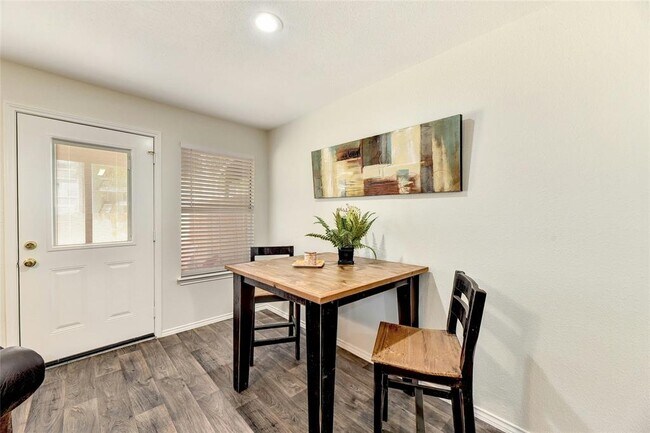 Building Photo - 9716 Sugar Hill Dr