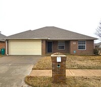 Building Photo - 4800 SE 78th St