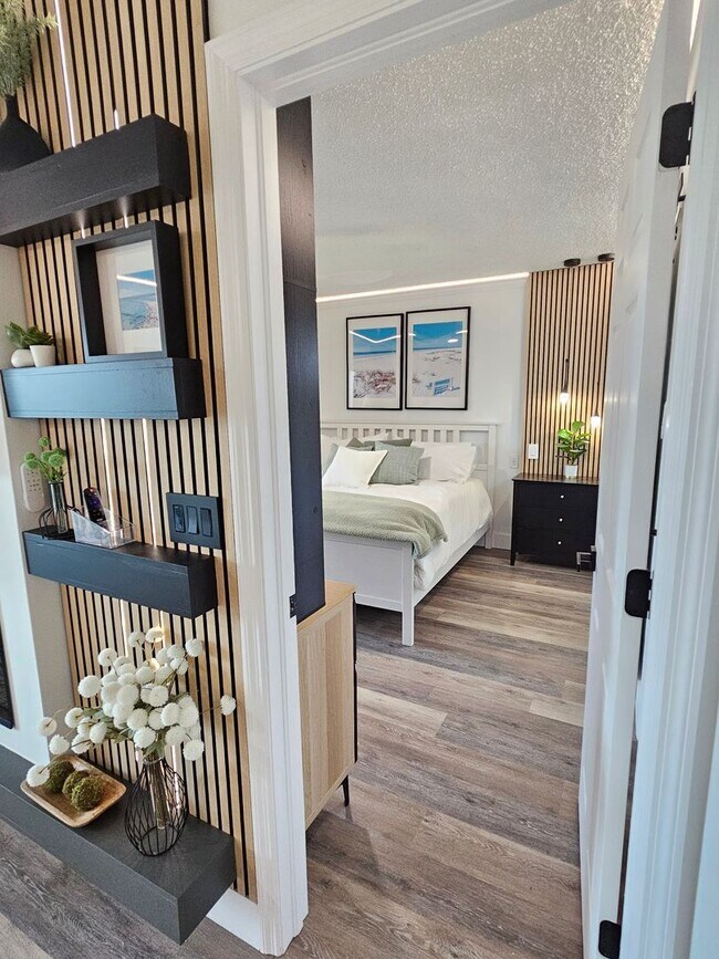 Building Photo - Gorgeous Seasonal Short-Term 2 Bedroom 2 Bathroom 2nd Floor Condo with Golf Transfer at Farmingto...