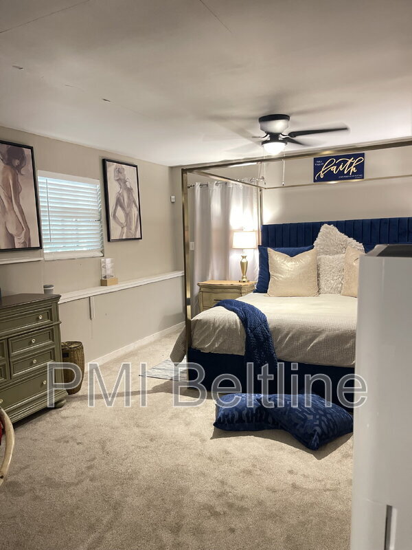 Building Photo - 5825 Old Carriage Dr
