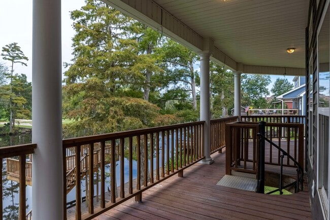 Building Photo - 5004 Cypress Lake Dr