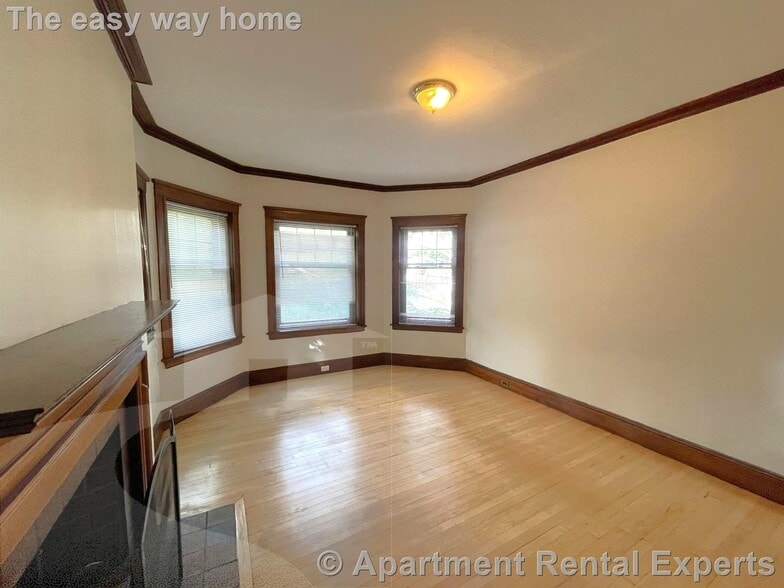 Building Photo - 5 Linnaean St