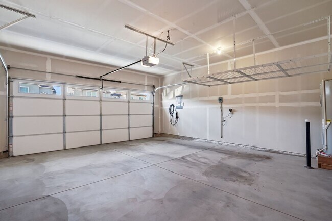 Building Photo - Beautiful SE Boise Home 4bd/2.5ba 1800+ SF