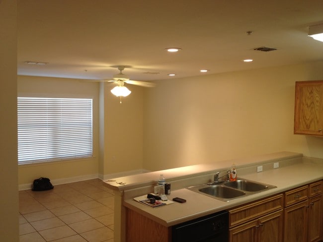 Building Photo - 2401 Jackson Bluff Rd