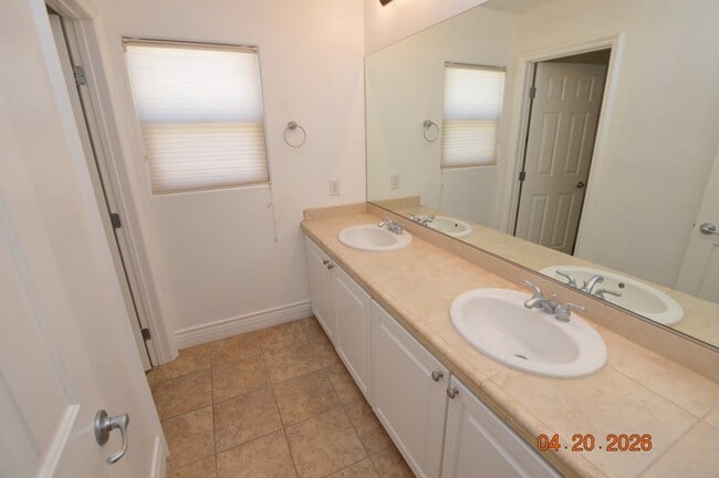 Building Photo - 598 Over Par Ct