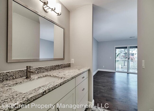Building Photo - 1301 Glendale Gardens Dr