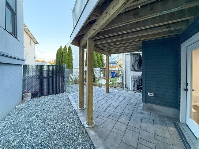 Building Photo - 29 Avon St