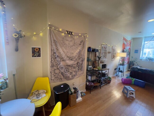 Building Photo - 1518 N 17th St